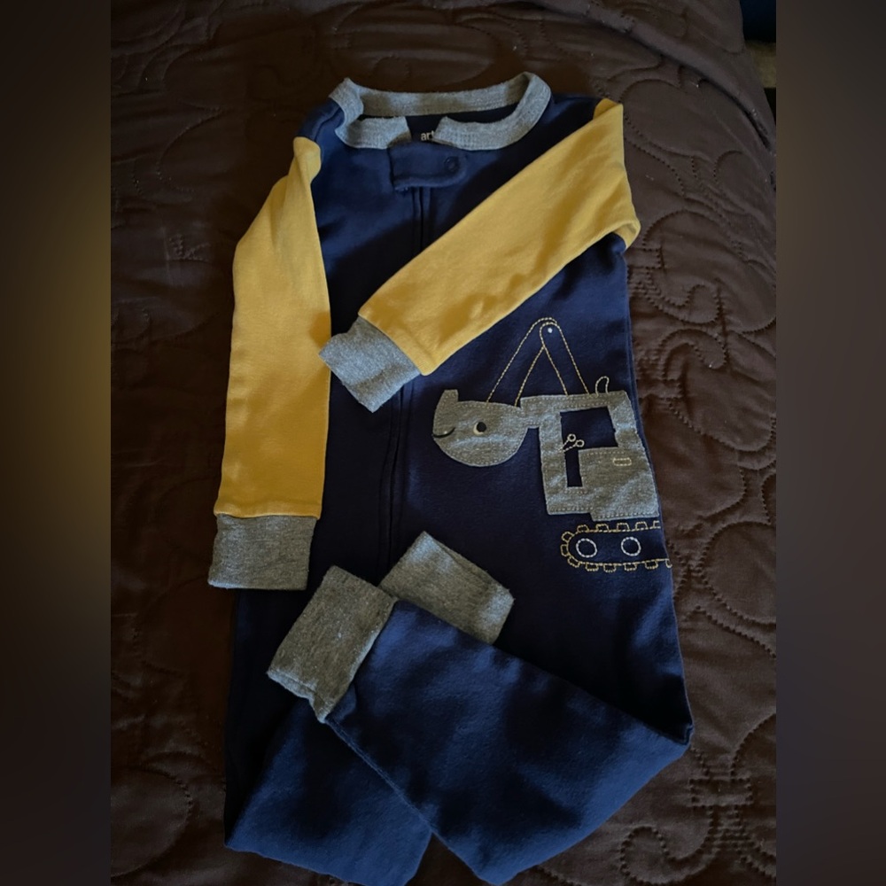 6/10$ Baby bodysuit carters 12 months